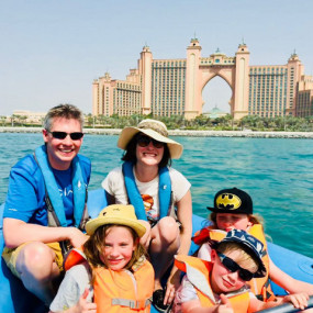 Photo de Speed Boat at Dubai Marina by Splash Tours dans Dubai : Galerie Photo 3jk6dj