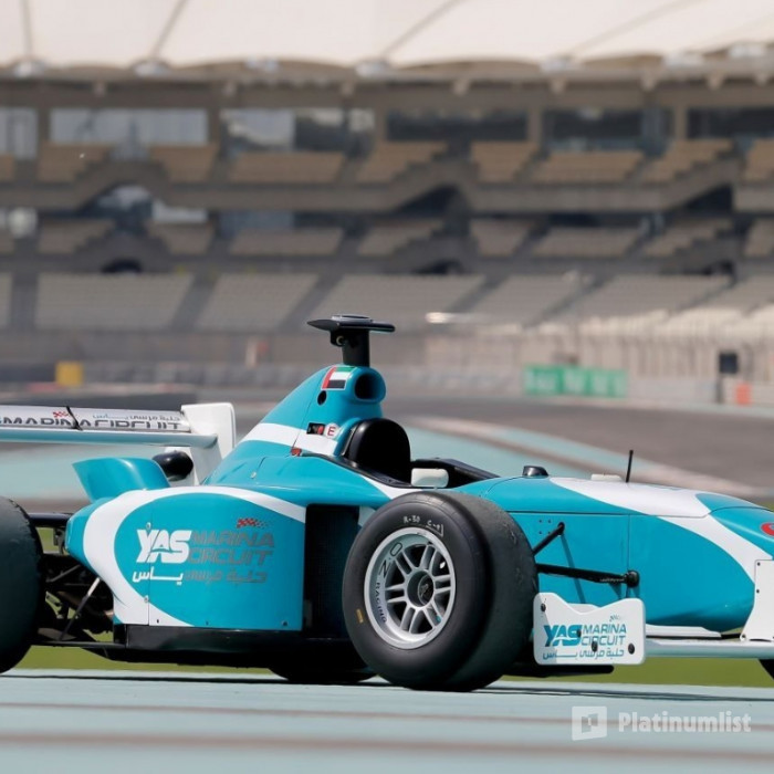 3b8g2j استديو الصور :أبوظبي في تجربة قيادة سيارة ياس فورمولا 3000 3b8g2j استديو الصور :أبوظبي في تجربة قيادة سيارة ياس فورمولا 3000