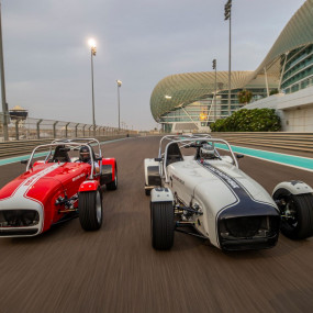 Yas Marina Circuit Passenger Ride - Caterham Seven 360 in Abu Dhabi: Gallery Photo zv5jm0 Yas Marina Circuit Passenger Ride - Caterham Seven 360 in Abu Dhabi: Gallery Photo zv5jm0