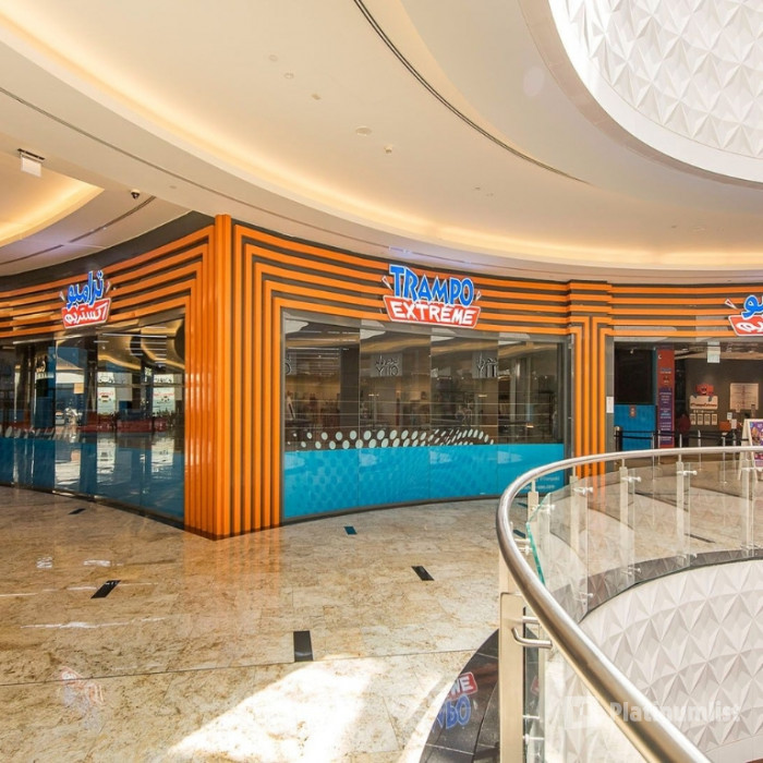 35d0q1 استديو الصور :دبي في ترامبو إكستريم - الترامبولين في نخيل مول