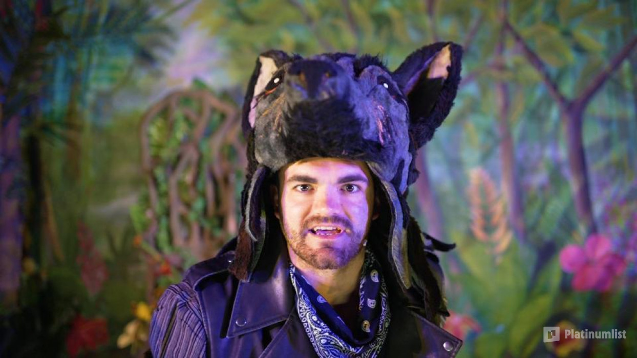 3x8p61 استديو الصور :المنامة في كتاب الأدغال في الصالة الثقافية، البحرين