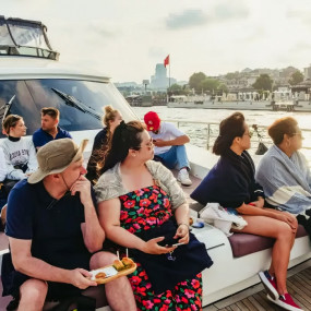 Photo from رحلة في البوسفور عند غروب الشمس على متن يخت فاخر in إسطنبول: Gallery Photo zoox46