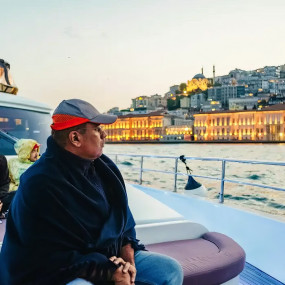 Photo from رحلة في البوسفور عند غروب الشمس على متن يخت فاخر in إسطنبول: Gallery Photo 3jk8dj