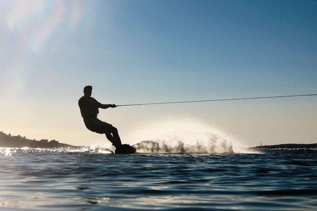 Photo from تجارب ركوب قارب الموز والدونات ولوح التزلج في جميرا in دبي: Gallery Photo 3qbyqe