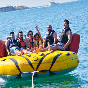 Photo from تجارب ركوب قارب الموز والدونات ولوح التزلج في جميرا in دبي: Gallery Photo z917pp