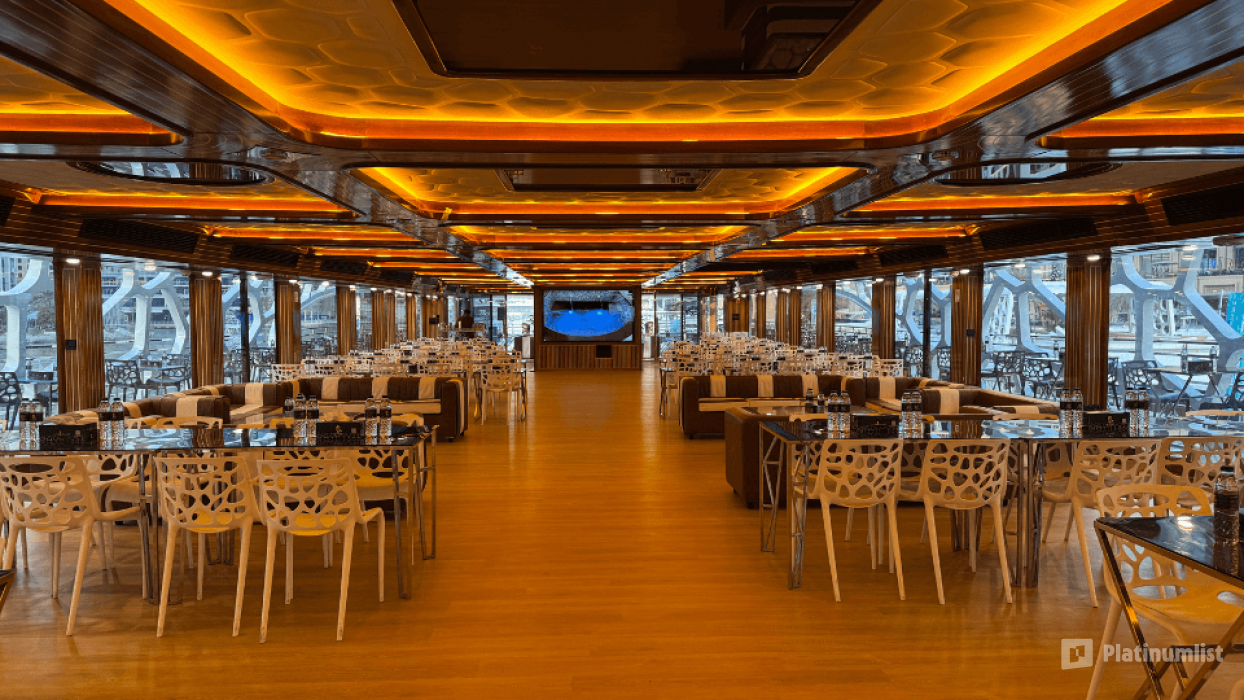Lotus Royale Dinner Cruise in Dubai: Gallery Photo zgk057
