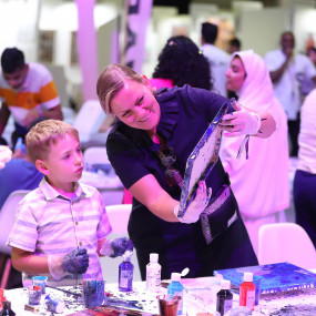 z910wm استديو الصور :دبي في معرض فنون العالم دبي 2025