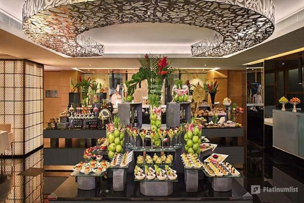 Evening Race Brunch at Farriers restaurant in Dubai: Gallery Photo 3ppqx3