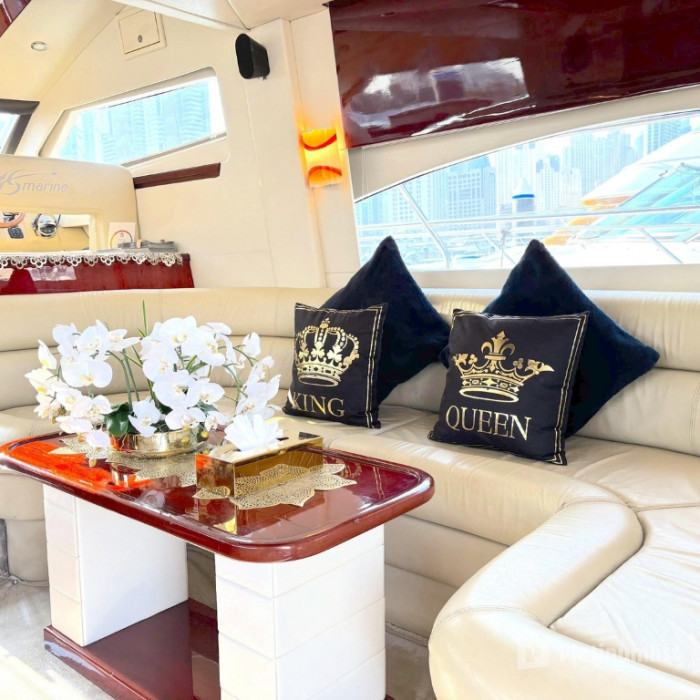Dubai: Private Luxury Cruise on a Stylish 50ft Yacht in Dubai: Gallery Photo 3yooo4