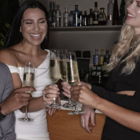 Bubbly Nights - 2 hours of free-flowing selected bubbles and 2 starters in Dubai: Gallery Photo n15576