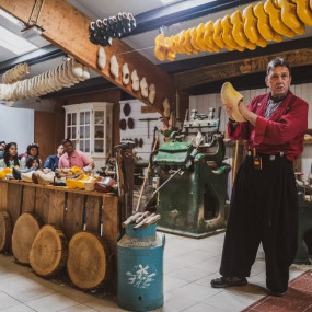 Zaanse Schans, Edam, Volendam & Marken: Half-Day Guided Tour in Amsterdam: Gallery Photo 3bjvpy