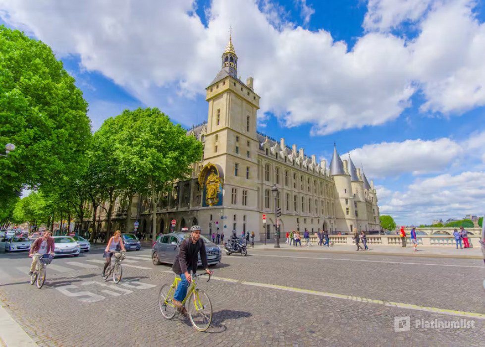 Sainte-Chapelle & Conciergerie: Entry Ticket in Paris: Gallery Photo zv68b0
