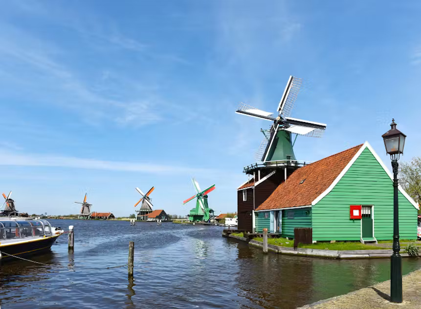 Photo de Zaanse Schans Windmills: Half-Day Guided Tour + Transport dans Amsterdam : Galerie Photo 3qexr8