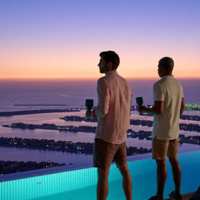 AURA Evening Pool Experience in Dubai: Gallery Photo zw699e