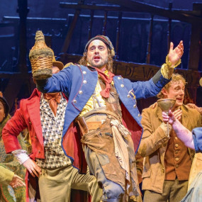 3qeg41 استديو الصور :لندن في المسرحية الموسيقية "البؤساء"