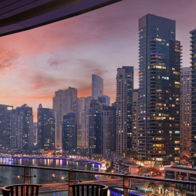 3e7y70 استديو الصور :دبي في آسيا آسيا - قائمة طعام سنست بيير 7