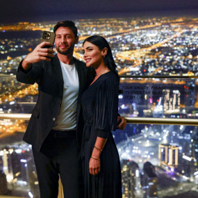 At the Top, Burj Khalifa Platinum in Dubai: Gallery Photo z7xrdx