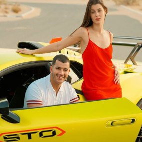 Supercar Driving Experience with Photo & Video Shoot Package in Dubai: Gallery Photo nkerpw