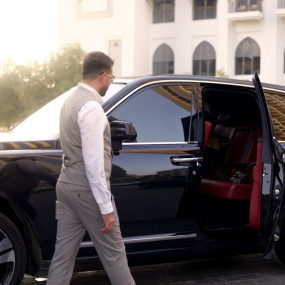 Ultra - Luxury City Tour with Private Chauffeur in Dubai: Gallery Photo 3bjqym Ultra - Luxury City Tour with Private Chauffeur in Dubai: Gallery Photo 3bjqym