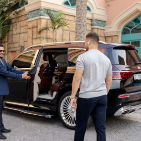 Photo from Ultra - Luxury City Tour with Private Chauffeur in Dubai: Gallery Photo zv6kxb