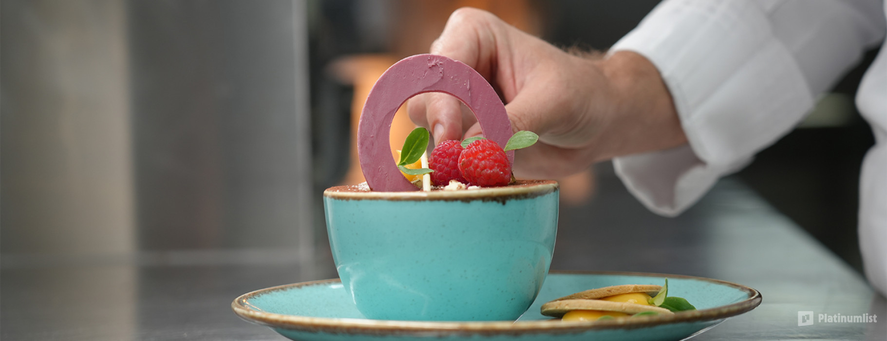 34jogb استديو الصور :دبي في Around the World in 80 Days