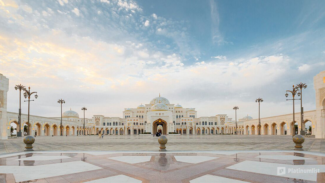 Qasr Al Watan + Free Light and Peace museum in Abu Dhabi: Gallery Photo zm0v45