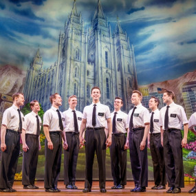 3bjpj5 استديو الصور :لندن في The Book Of Mormon Musical in London