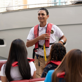 Luxury Speed Boat Tour by The Black Boats in Dubai: Gallery Photo zm0vd8 Luxury Speed Boat Tour by The Black Boats in Dubai: Gallery Photo zm0vd8