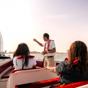 Photo from Luxury Speed Boat Tour by The Black Boats in Dubai: Gallery Photo zg4ry8