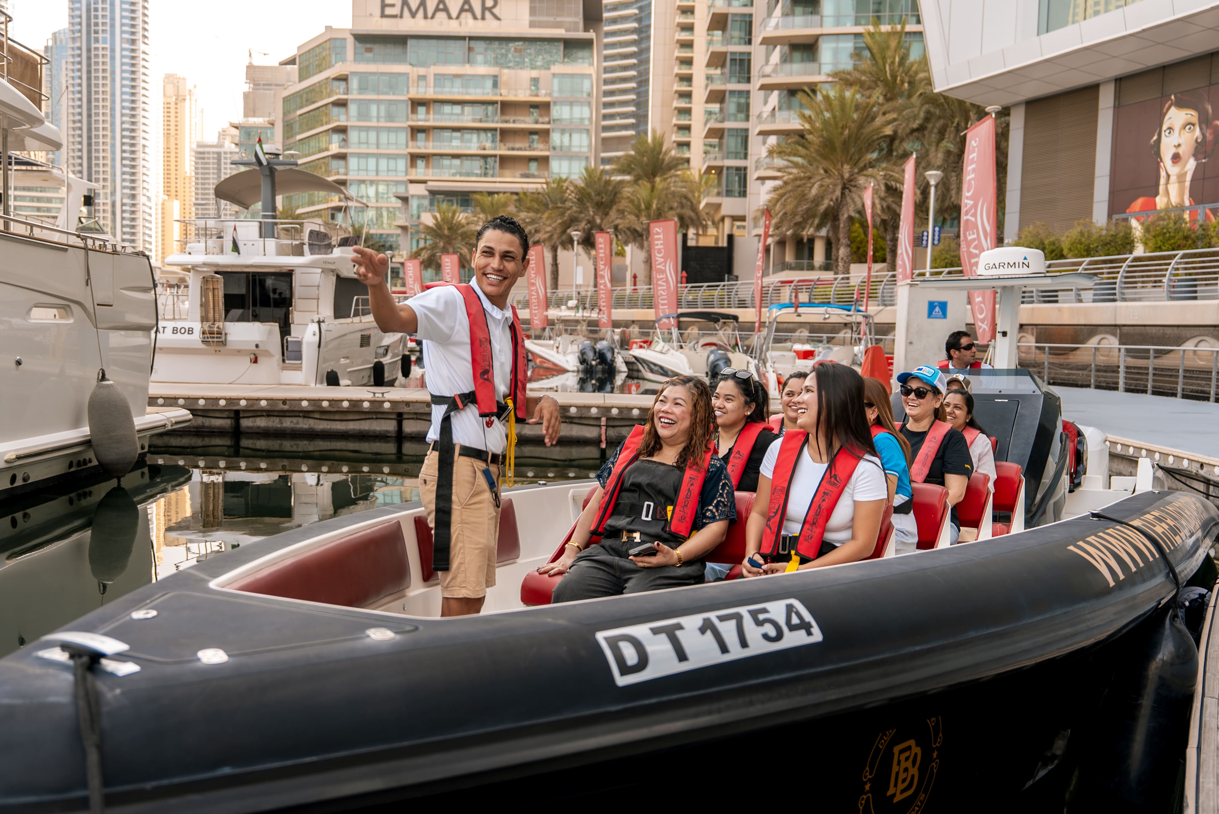 Photo from Luxury Speed Boat Tour by The Black Boats in Dubai: Gallery Photo 3rwr6g