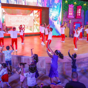 Photo from القرية العالمية in دبي: Gallery Photo 3xvw11