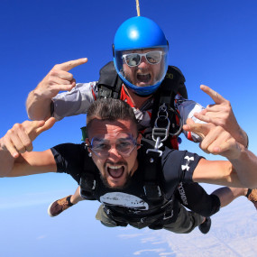 Tandem Skydive Palm Drop Dubai in Dubai: Gallery Photo zw64x4