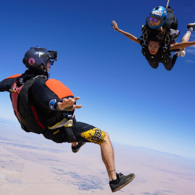 Tandem Skydive Desert Drop in Dubai: Gallery Photo 3pjw40