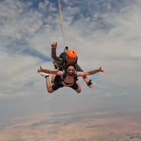 Tandem Skydive Desert Drop in Dubai: Gallery Photo zod6v0