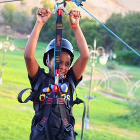 Photo de Rose Hafeet: Adventure Park (Zipline | Mini Train) dans Al Ain : Galerie Photo 3xv9g8
