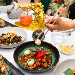 Exclusive 2 Course Festive Lunch - The Pods in Dubai : Galerie de photos 34jyeb