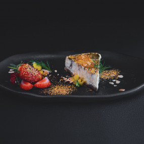 Sky Views with Slide & Gold Menu in Dubai: Gallery Photo 3yowdq