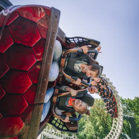 n26xx4 استديو الصور :كاتشيفيل في تذكرة الدخول إلى ملاهي إفتيلينغ