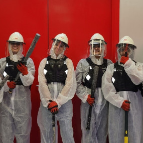 3pjo58 استديو الصور :دبي في سماش روم سيتي 3pjo58 استديو الصور :دبي في سماش روم سيتي