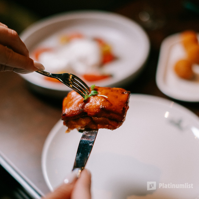 Champagne Problems in Dubai: Gallery Photo 3rw1vk Champagne Problems in Dubai: Gallery Photo 3rw1vk