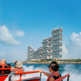 90 Mins Guided Sightseeing Boat Tour in Dubai: Gallery Photo zodq2b