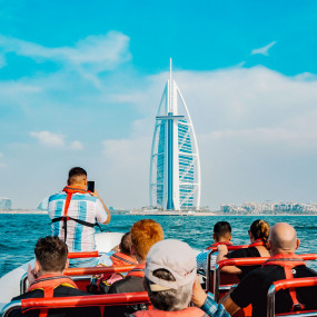 90 Mins Guided Sightseeing Boat Tour in Dubai: Gallery Photo 3j5pqj