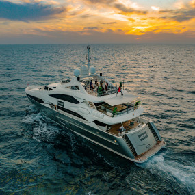 Photo from Sunseeker Superyacht Experience with Gourmet Dining,Premium Drinks & Live Music in Dubai: Gallery Photo zw6r84