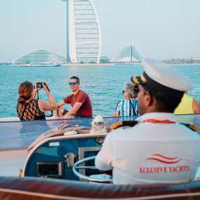 n261yk استديو الصور :دبي في تجربة السوبر يخت في مرسى دبي مع مشروبات منعشة n261yk استديو الصور :دبي في تجربة السوبر يخت في مرسى دبي مع مشروبات منعشة