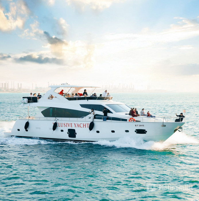 Dubai Harbour Superyacht Experience with Live station & Drinks in Dubai: Gallery Photo n151gp Dubai Harbour Superyacht Experience with Live station & Drinks in Dubai: Gallery Photo n151gp