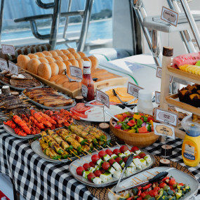 Photo from تجربة السوبر يخت في مرسى دبي مع مشروبات منعشة in دبي: Gallery Photo 3rw1pg