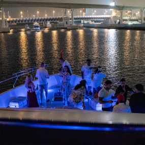Photo from Evening 4 Hour Yacht Cruise with Unlimited Drinks in Dubai: Gallery Photo z7xjbx