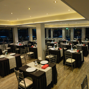 Photo de Dubai Marina Dinner Cruise with Live Music & Open Bar dans Dubai : Galerie Photo nke7ww