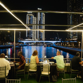 Photo de Dubai Marina Dinner Cruise with Live Music & Open Bar dans Dubai : Galerie Photo n69pj9
