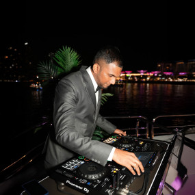 Photo from جولة في القارب لمدة ثلاث ساعات في مرسى دبي مع وجبة غداء شهية in دبي: Gallery Photo 3bjm8m